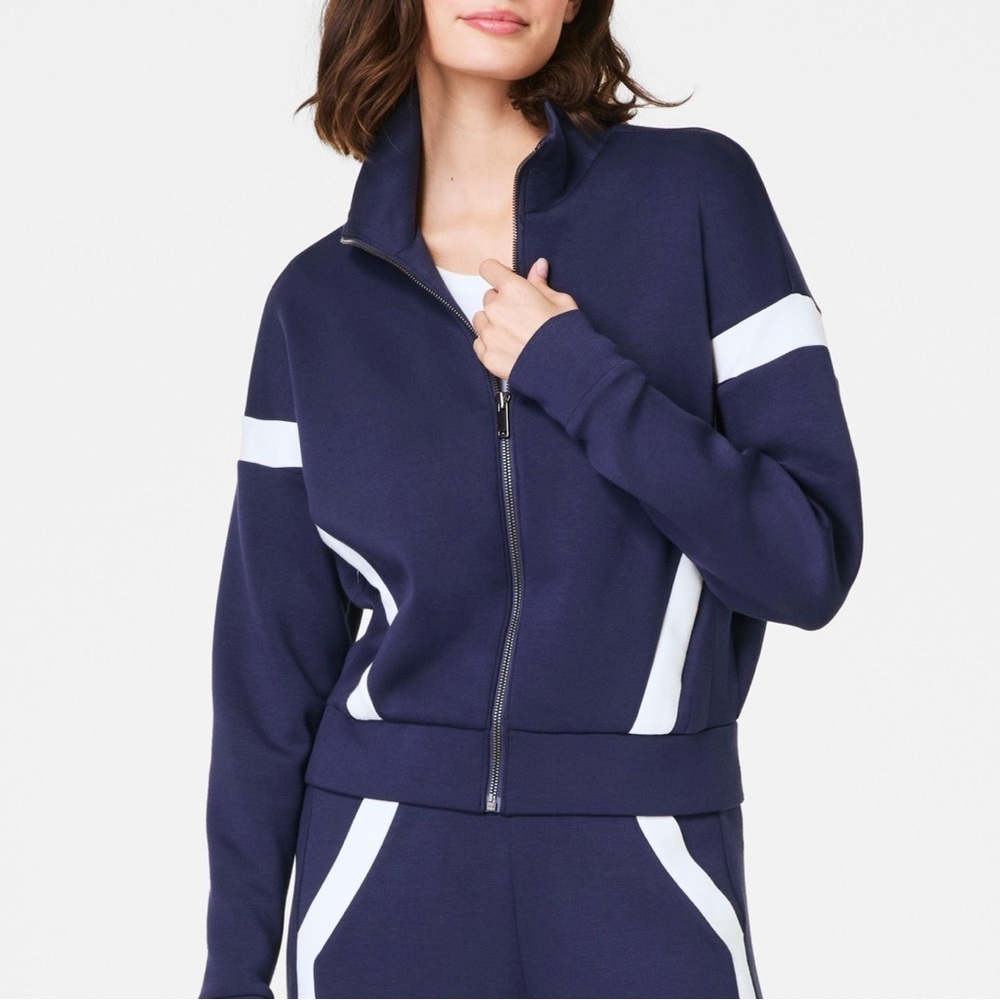 SPANX® NWT AirEssentials Striped Track Jacket
Navy and White Zip-Up Size 2X